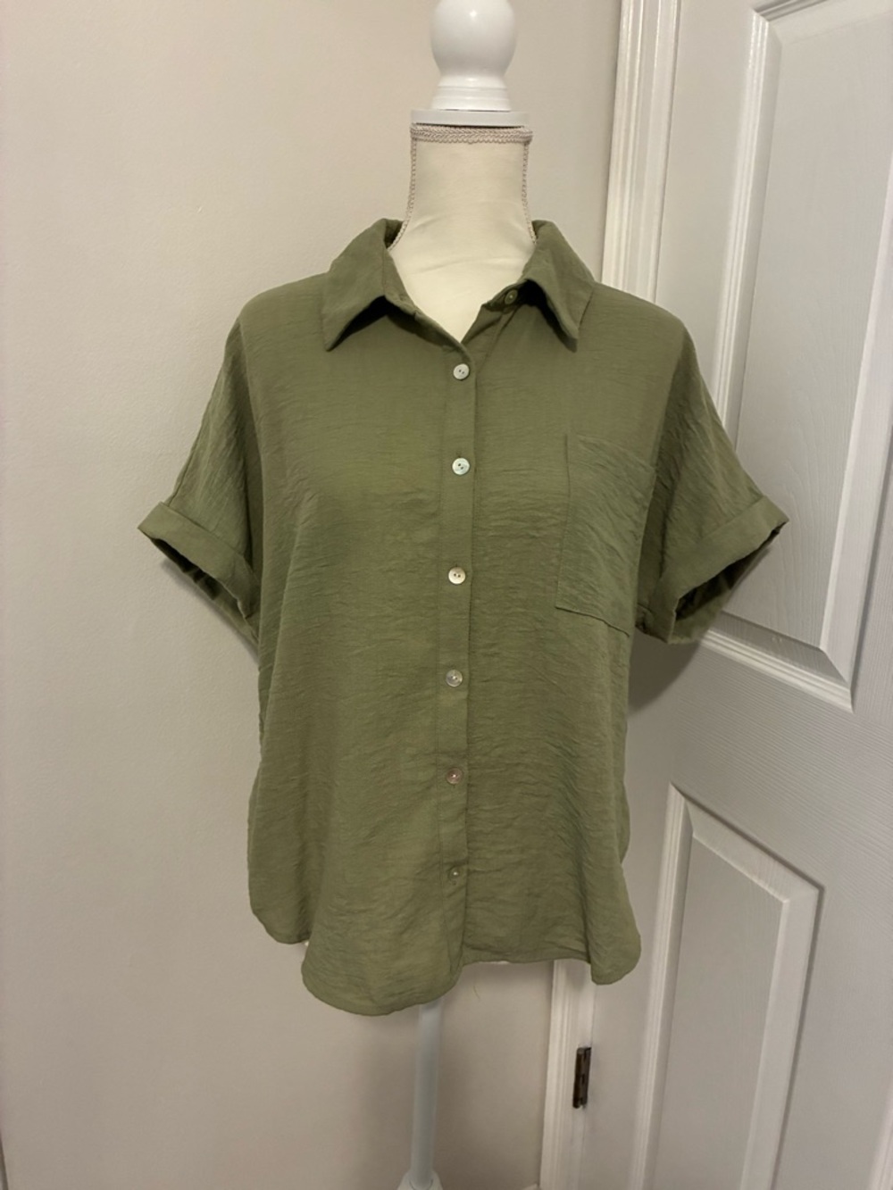 Monteau Olive Green Short-Sleeve Button-Down Shirt